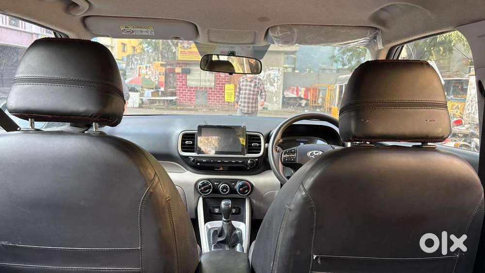 Hyundai Venue 2024 Petrol Well Maintained