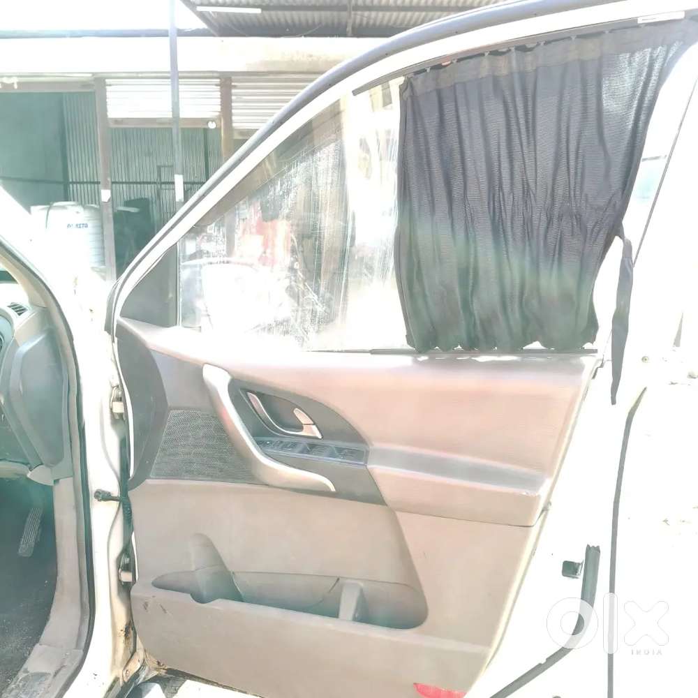 Mahindra Xuv500 Sportz 2012
