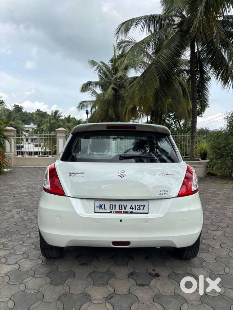 Maruti Suzuki Swift Zxi, 2015, Petrol