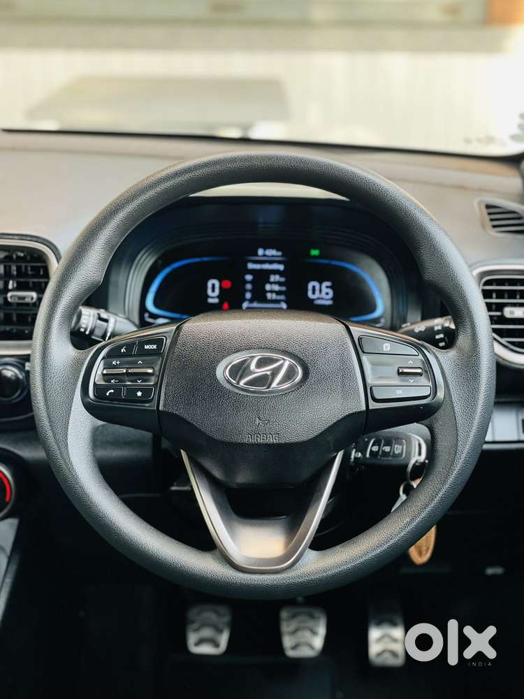 Hyundai Venue S(o) Knight Edition Mt, 2024, Petrol