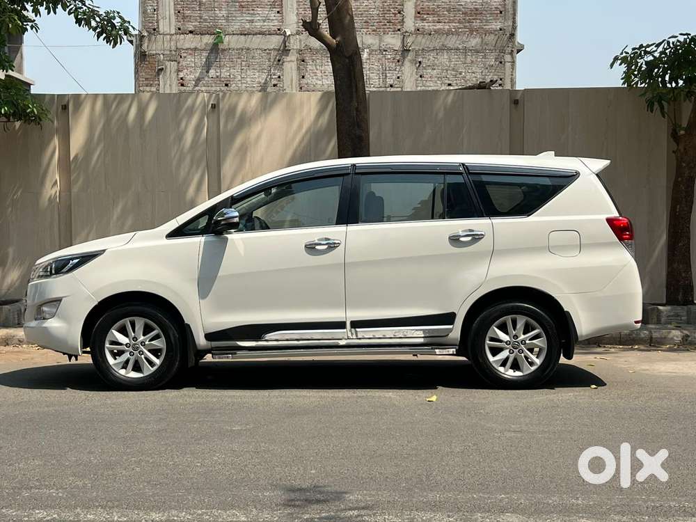 Toyota Innova Crysta 2.8z Automatic, 2017, Diesel