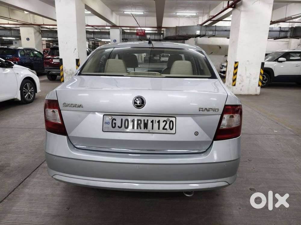 Skoda Rapid 1.6 Mpi At Style, 2017, Petrol