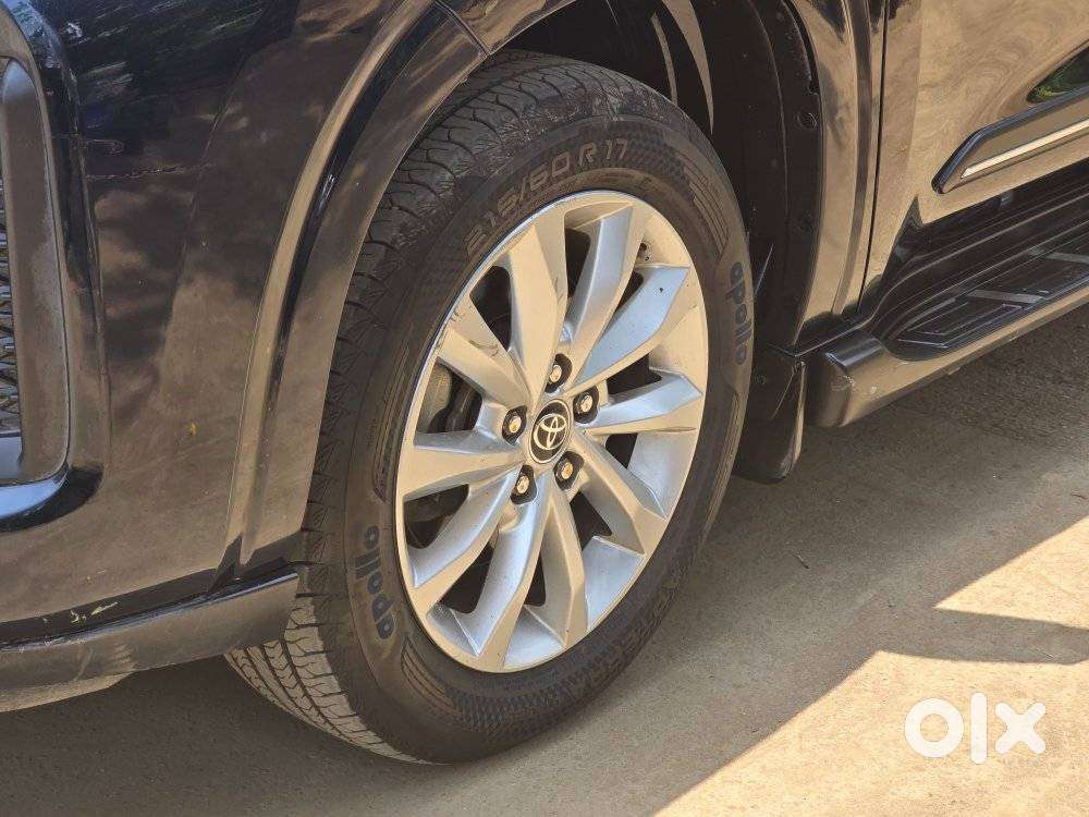 Toyota Innova Hycross 2.0 Vx Hybrid 7 Str, 2023, Petrol