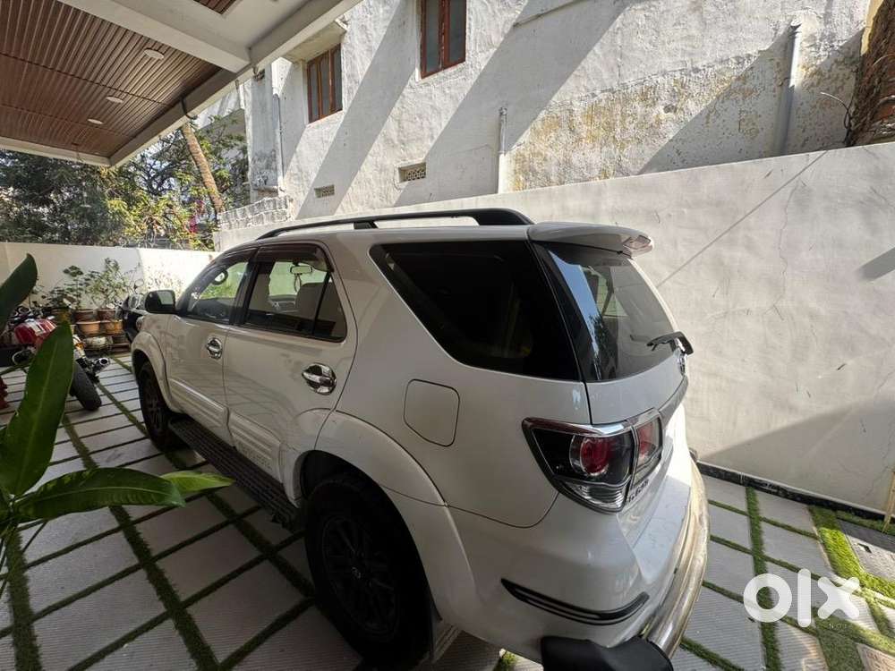 Toyota Fortuner 2015 Diesel 130000 Km Driven