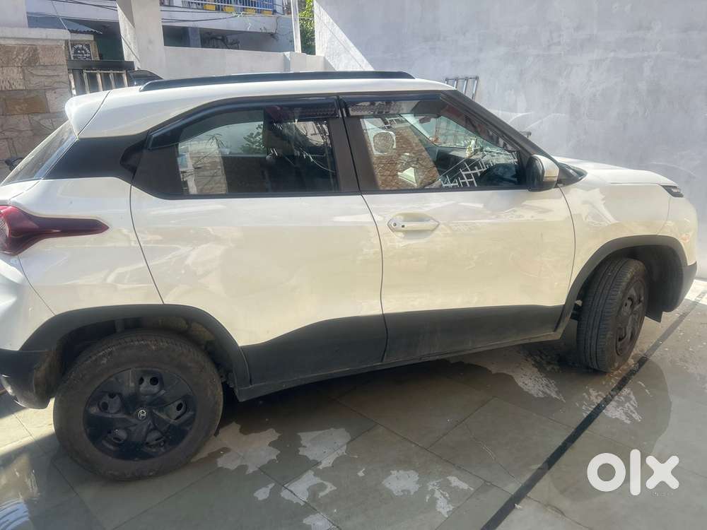 Tata Punch Petrol 2025