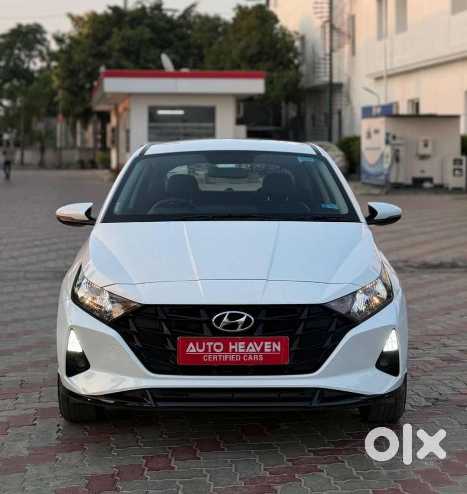 Hyundai I20 Sportz 1.2 Ivt, 2023, Petrol