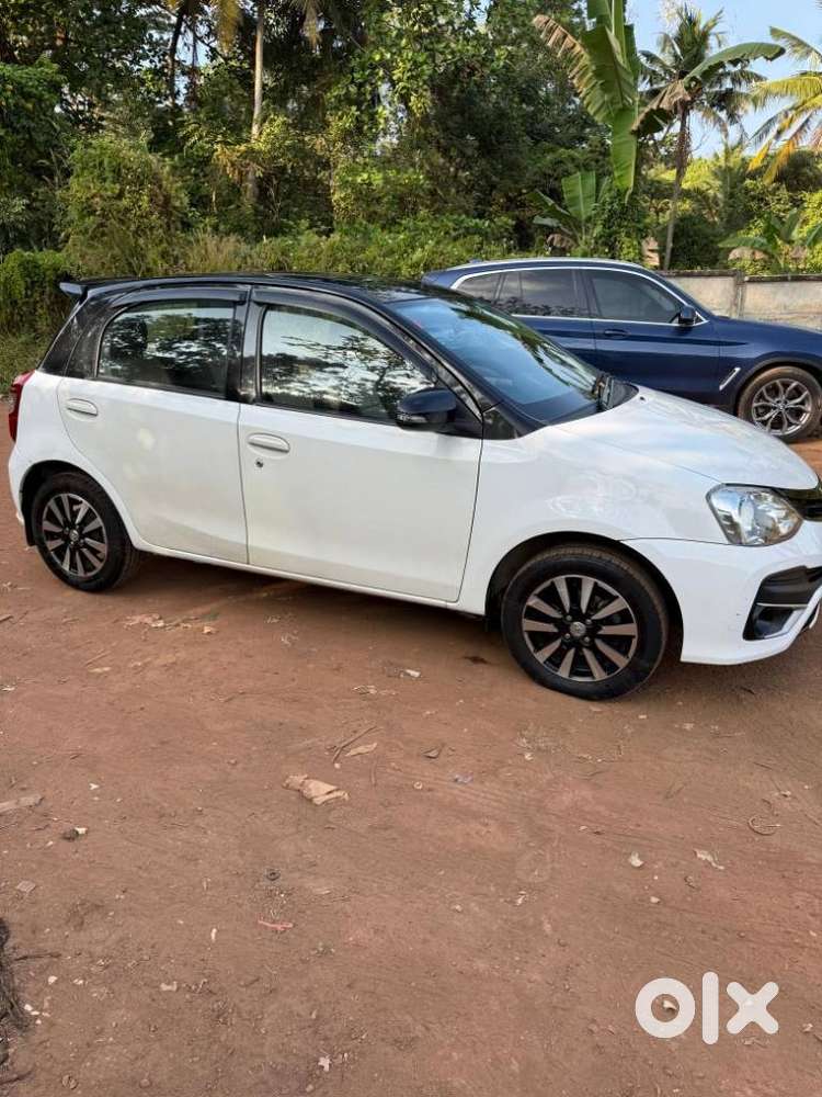 Toyota Etios Liva V Dual Tone, 2018, Petrol