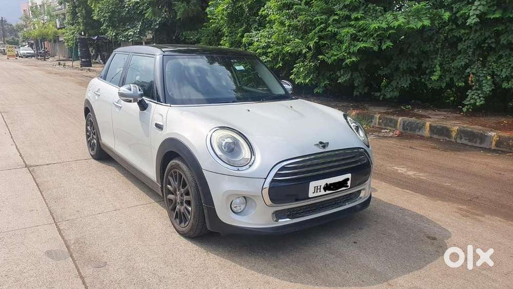 Mini Cooper 5 Door 2016 Diesel 35000 Km Driven