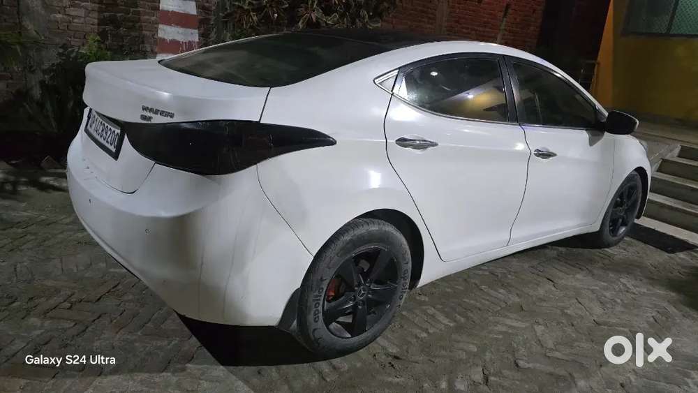 Hyundai New Elantra Diesel 2014variant