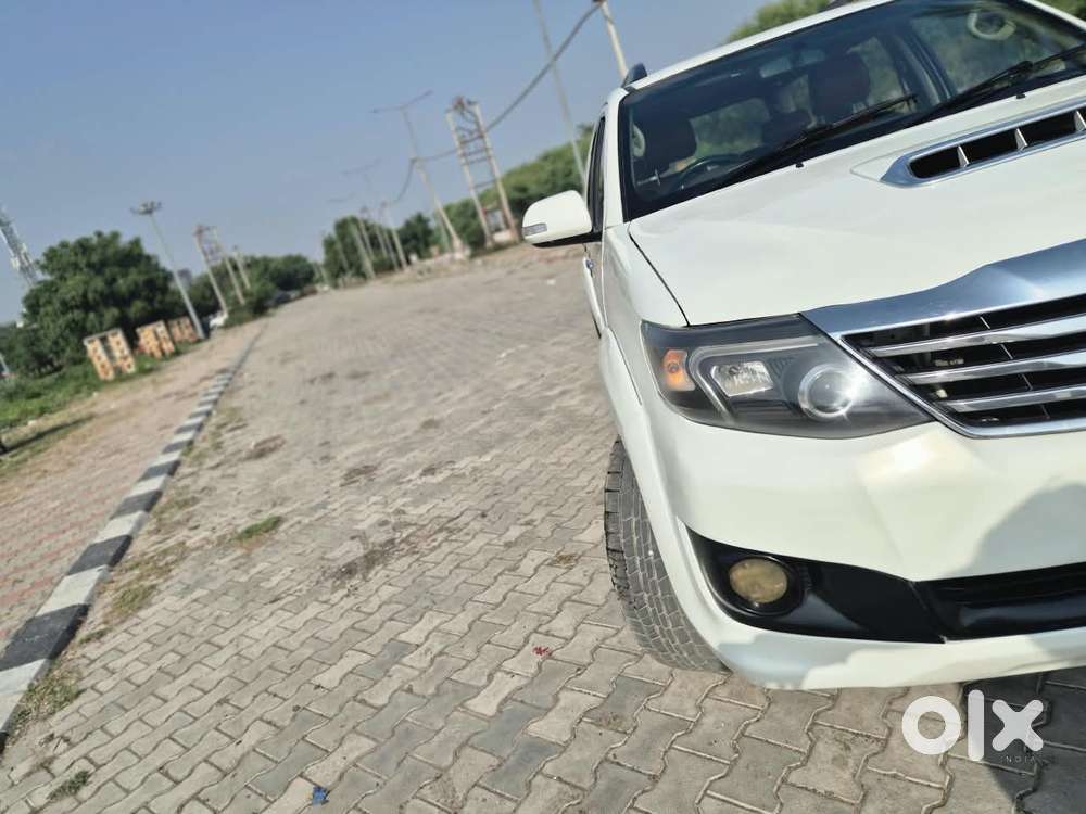 Toyota Fortuner 4x2 Manual, 2013, Diesel