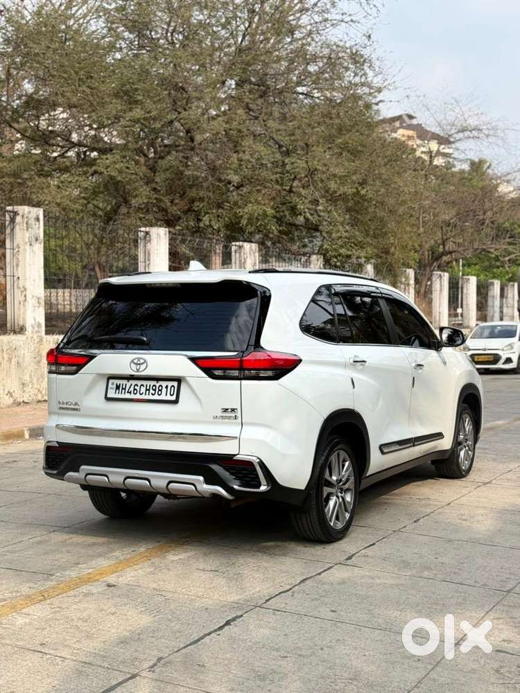Toyota Innova Hycross 2023