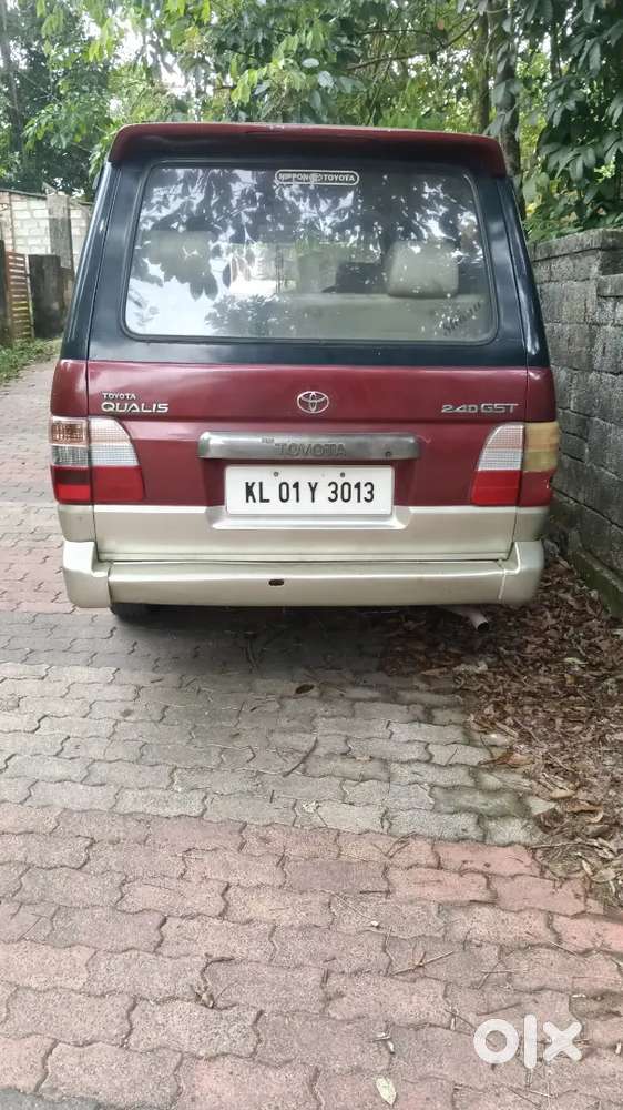 Toyota Qualis 2002 Diesel 195000 Km Driven