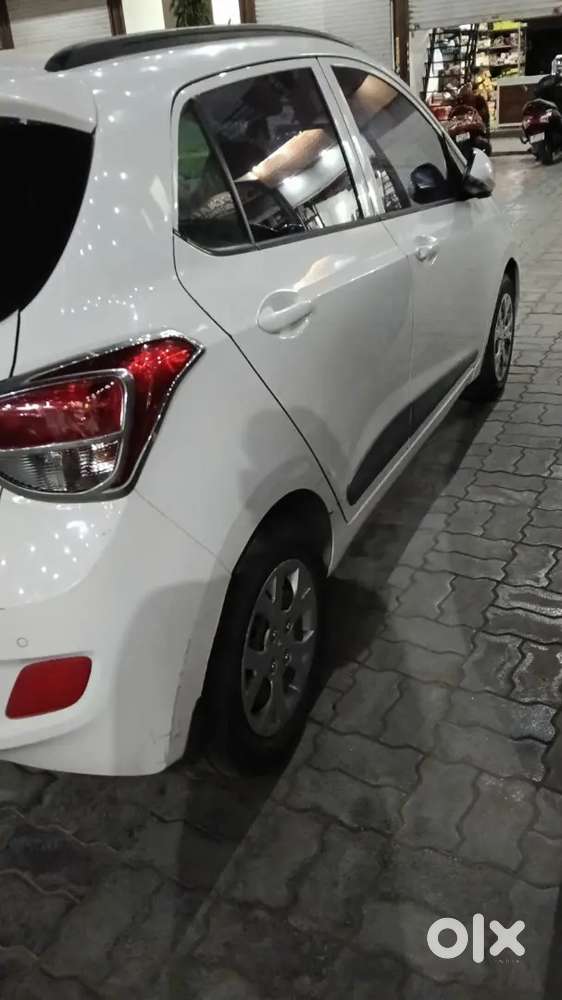 Hyundai Grand I10 2016 Diesel 92000 Km Driven