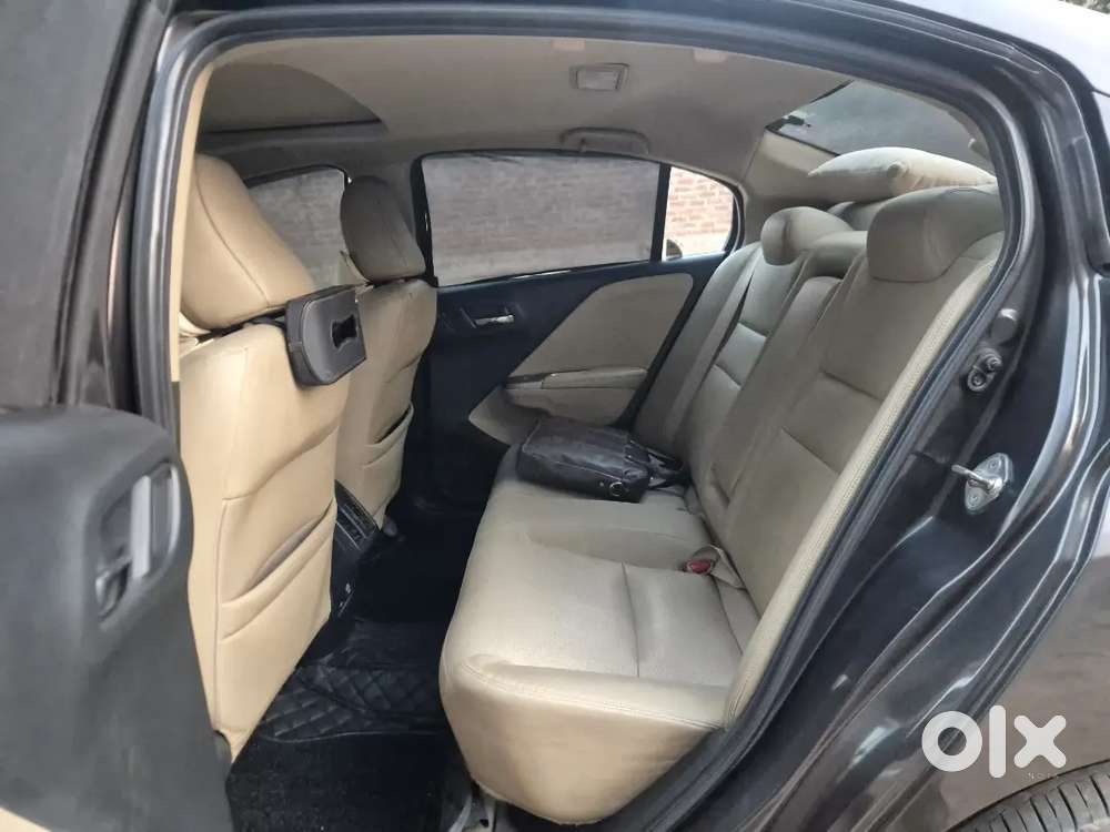 Honda City Vx Cvt Sunroof 
Petrol
Bs4 Norms