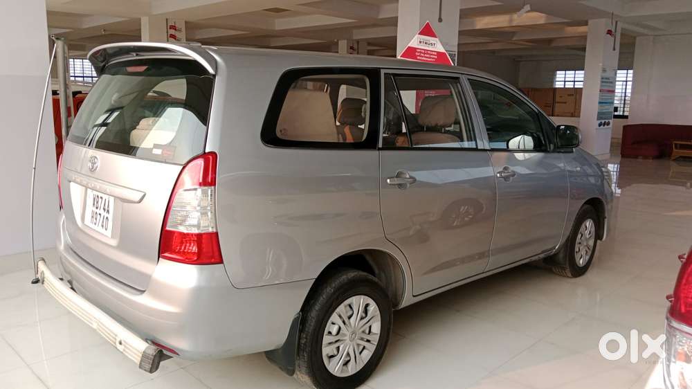 Toyota Innova 2.5 G (diesel) 8 Seater Bs Iv, 2015, Diesel