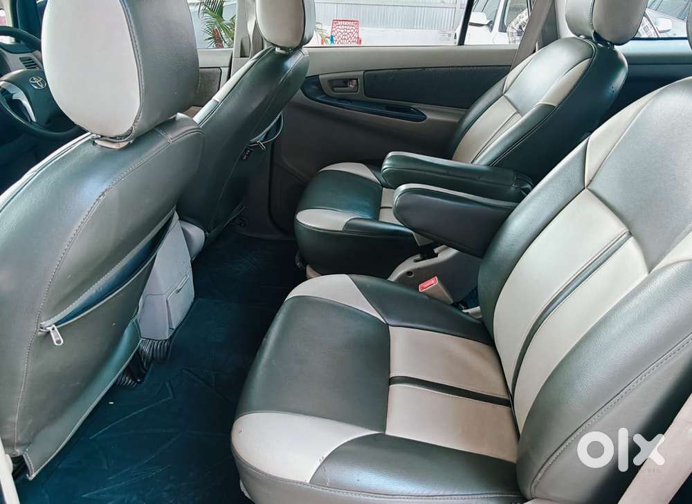 Toyota Innova 2.5 G (diesel) 7 Seater Bs Iv, 2013, Diesel