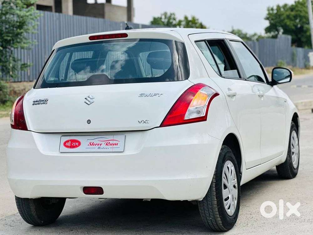 Maruti Suzuki Swift Vxi + Manual, 2015, Petrol