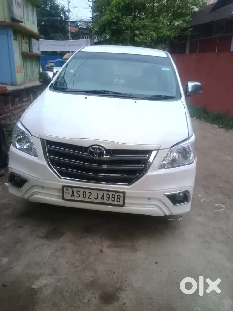 Toyota Innova 2012, 2.5g 7-seater