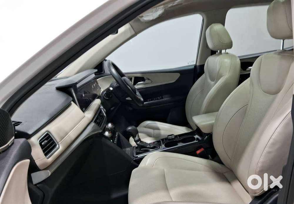 Mahindra Xuv700 Ax7l 6 Str At, 2023, Diesel