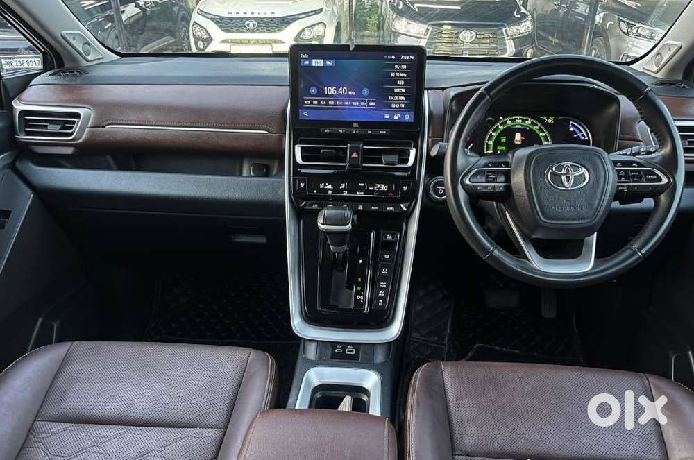 Toyota Innova Hycross 2.0 Zx (o) Hybrid 7 Str, 2024, Petrol