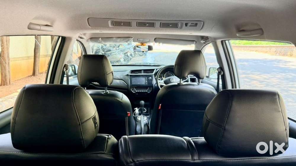 Honda Br-v: Pearl White-7 Seater-2019-autot-top Condition-fully Loaded