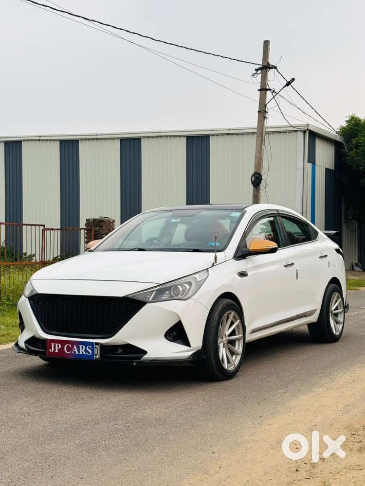 Hyundai Verna 1.5 Sx Ivt, 2022, Petrol