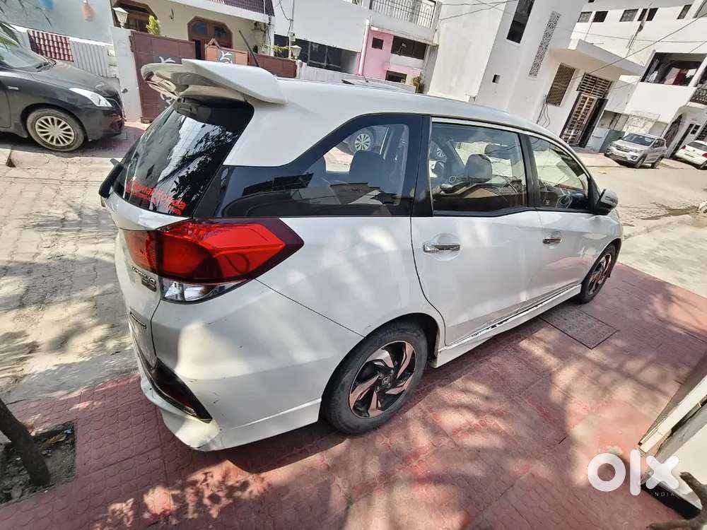 Best 7 Seater Car For Family New Condition Type.
