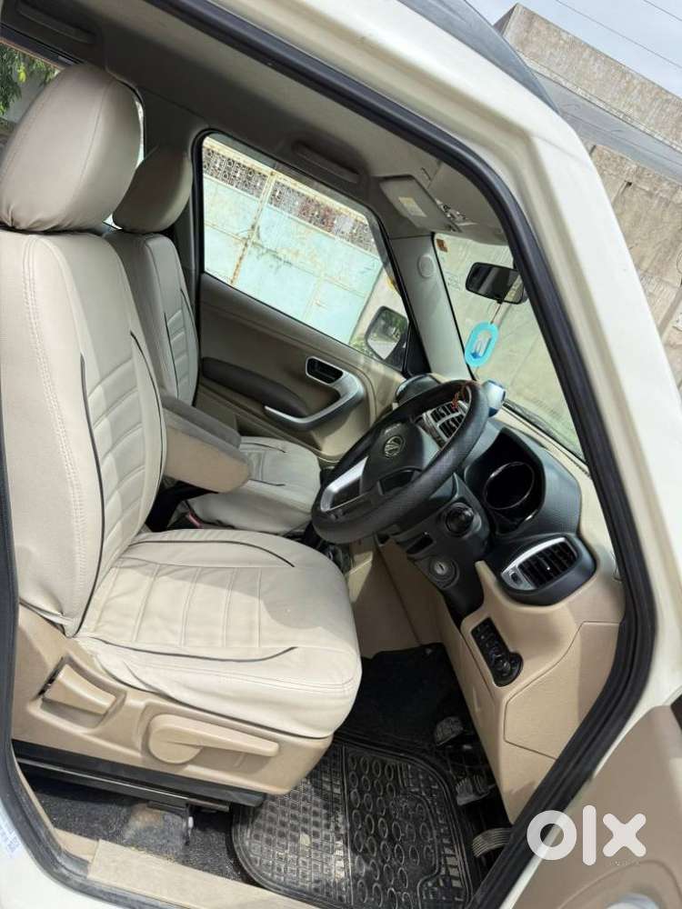 Mahindra Tuv 300 T8, 2018, Diesel