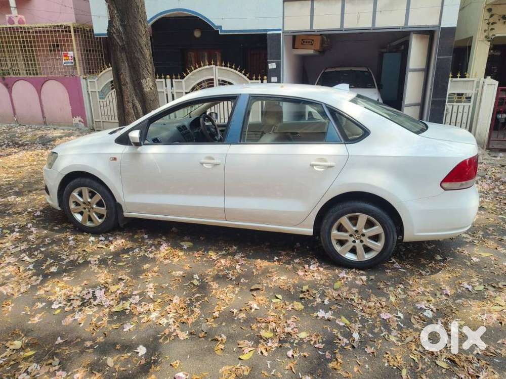 Volkswagen Vento 2010-2013 Petrol Highline, 2011, Petrol