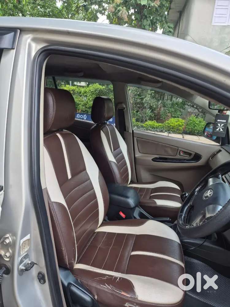 Toyota Innova 2015 Diesel 300000 Km Driven