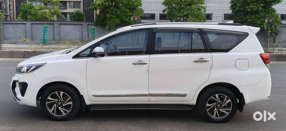 Toyota Innova Crysta [2020-ongoing] 2.7 Gx Mt 8 Str, 2022, Diesel