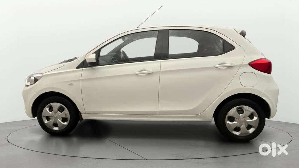 Tata Tiago 1.2 Revotron Xt, 2016, Petrol