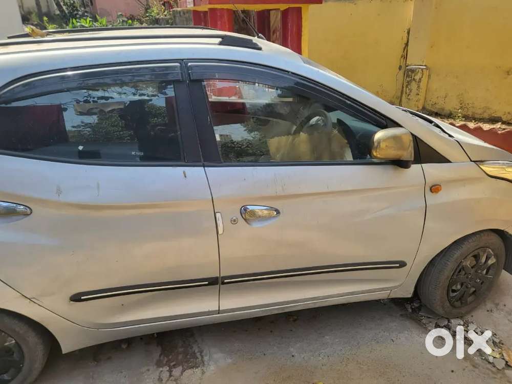 Hyundai Eon 2016 Gadi Chali Nhi Hai Owner Ghar Me Hi 3 Ho Gye Hai