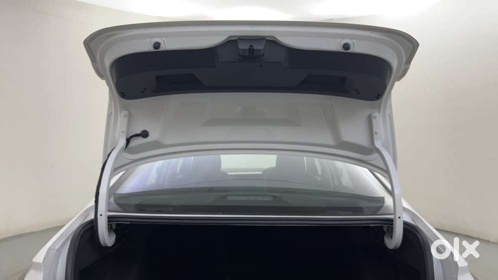 Volkswagen Virtus 1.0 Topline Tsi At, 2024, Petrol