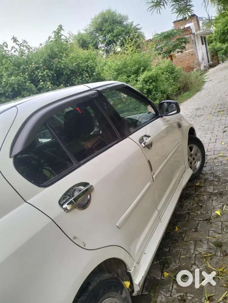 Maruti Suzuki Swift Dzire 2010