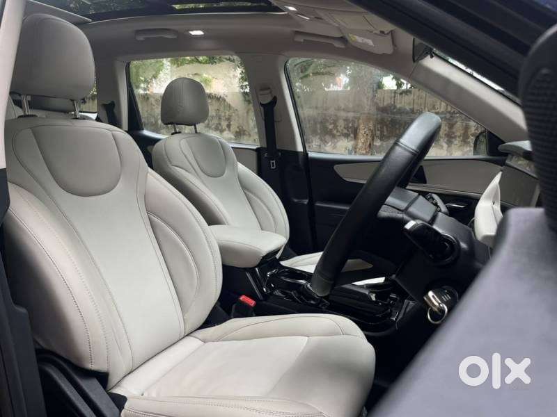 Mahindra Xuv700 2.2 Ax 5 Diesel At 7 Str, 2024, Diesel