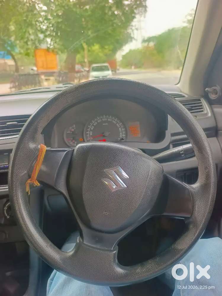 Maruti Suzuki Swift 1.2 Lxi 2012