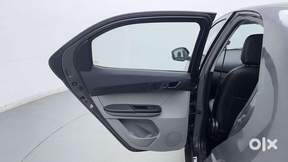 Tata Tiago 1.05 Revotorq Xt Option, 2022, Petrol