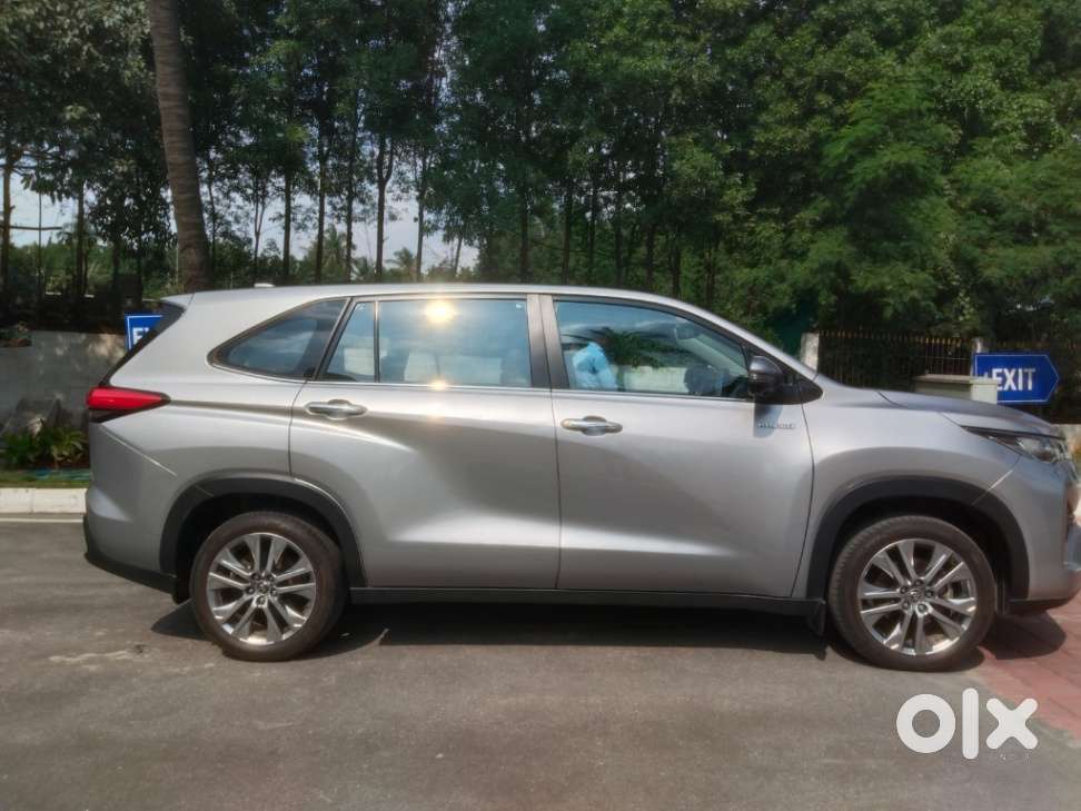 Toyota Innova Hycross 2.0 Zx Hybrid 7 Str, 2023, Petrol