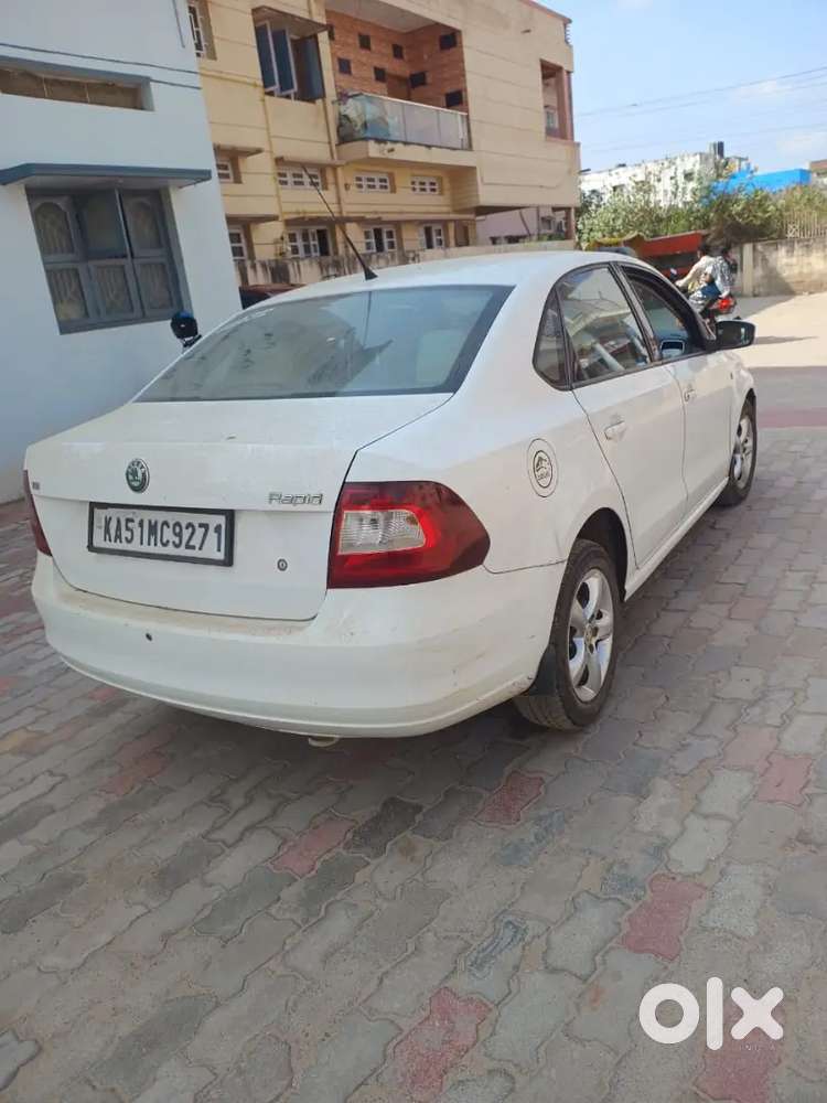 Skoda Rapid Elegance 2012