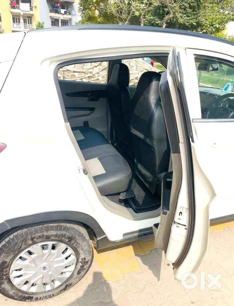 Mahindra Kuv100 K4+, 6 Seater (2017nov) Petrol
