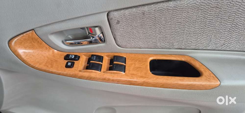 Toyota Innova 2.5 V 7 Str, 2011, Diesel