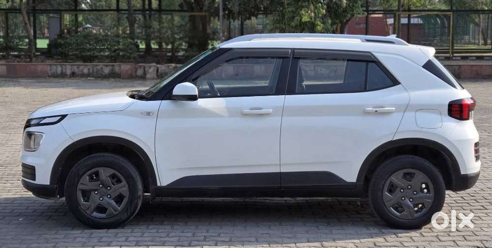 Hyundai Venue S 1.2 Petrol, 2023, Petrol