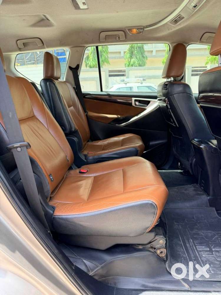 Toyota Innova Crysta 2.8z Automatic, 2016, Diesel