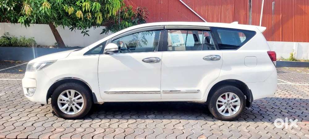 Toyota Innova Crysta G 8 Str, 2017, Diesel