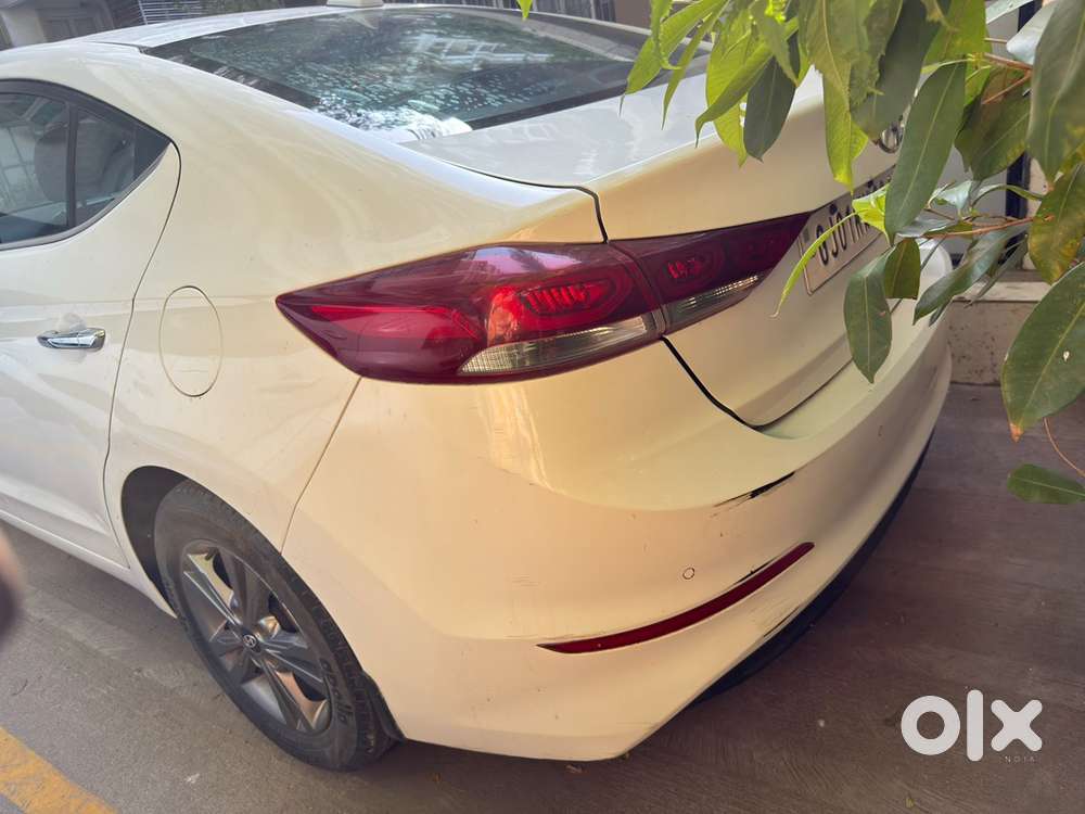 Hyundai Elantra - Manual- Diesel- Drives Like A New Car