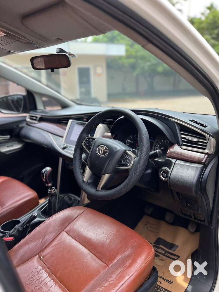 Toyota Innova Crysta 2.4 V, 2016, Diesel