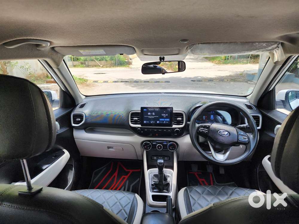 Hyundai Venue 1.2 S (o), 2024, Petrol