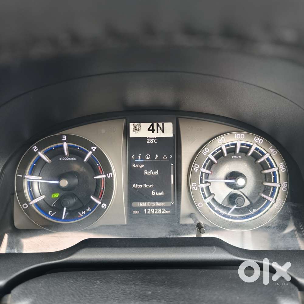 Toyota Innova Crysta 2001 Diesel Well Maintained