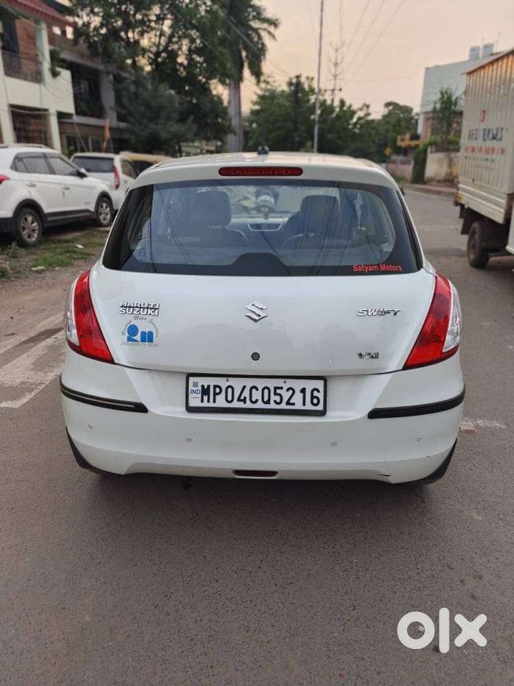 Maruti Suzuki Swift Vxi Optional, 2016, Petrol